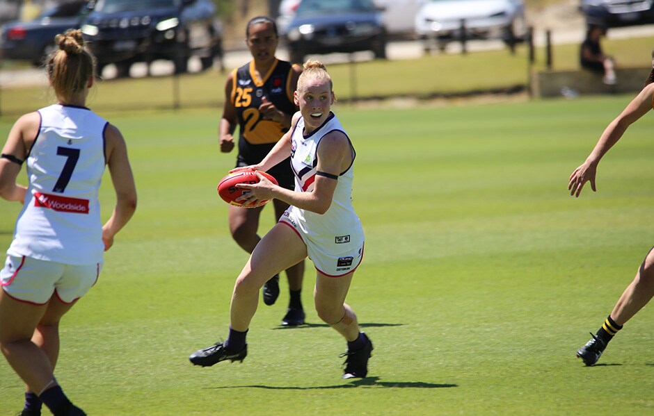 gallery web 121.jpg Stephanie Cain in action in Saturday's match simulation with the WA State Academy. - Fremantle,Fremantle Dockers,AFLW
